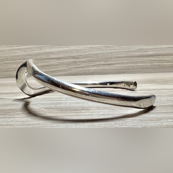 Vintage Handmade Sterling Silver Modernist Twisted Wavy Cuff Bracelet, 6.5", 12g - Picture 3 of 7